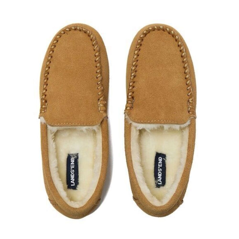 Lands End Women's Fuzzy Lined Suede Moccasin Slippers Size 7